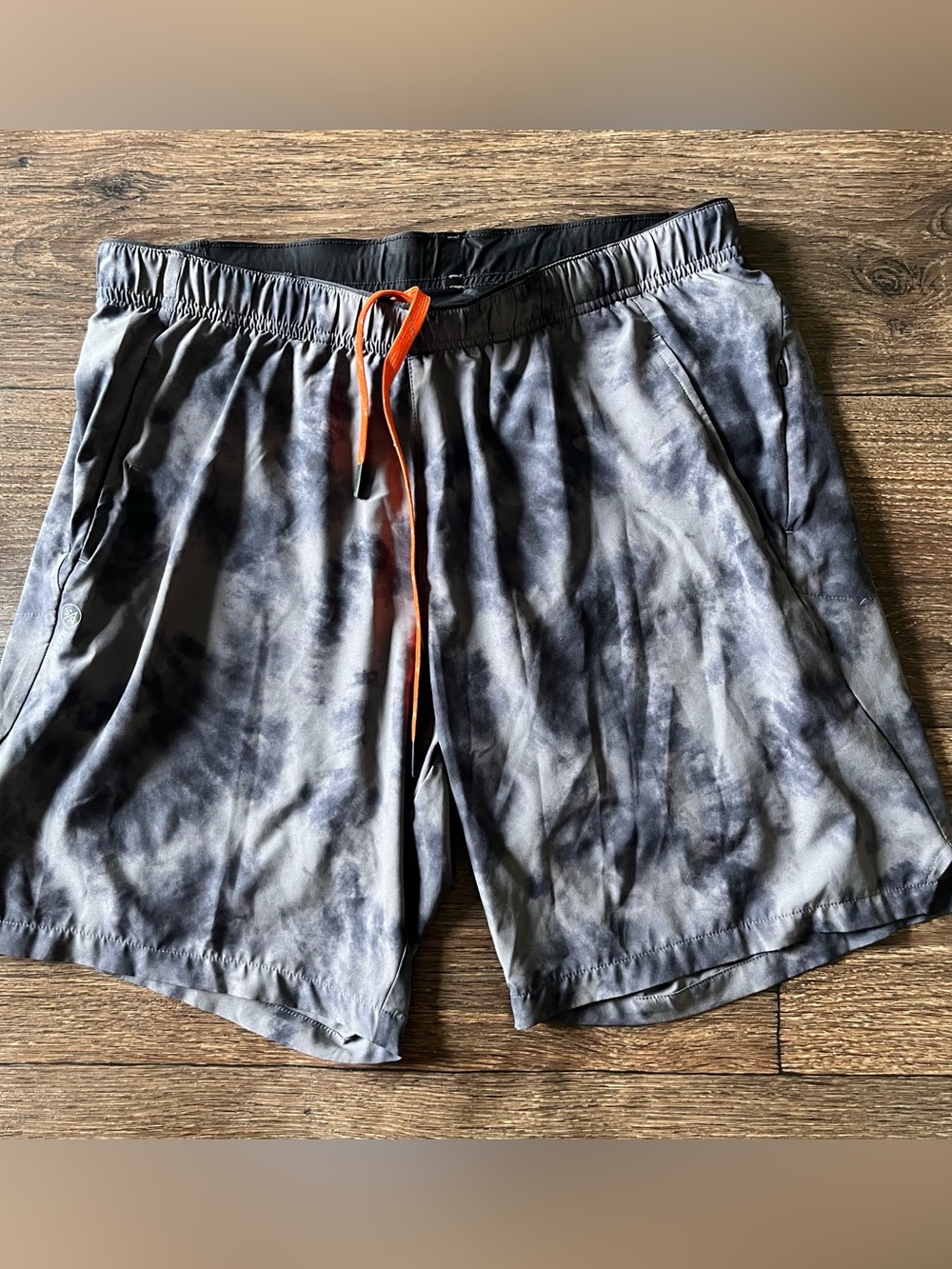 Roark run Amok grayish blue tie dye lined running athletic shorts 7” Medium read